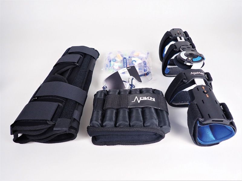 Suit to simulate Hemiparesis