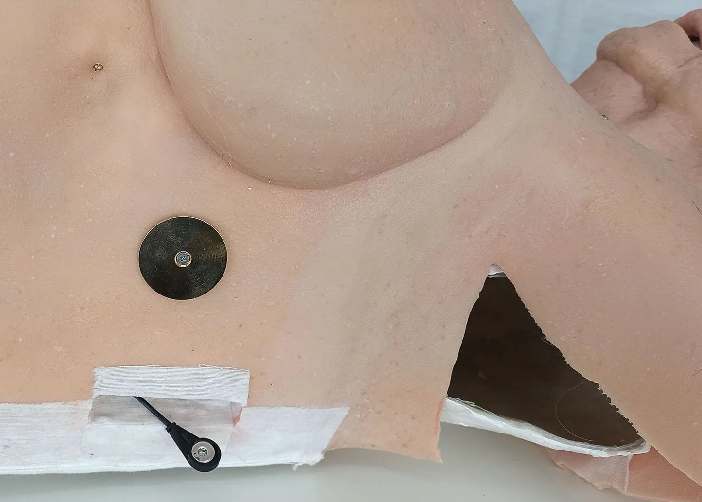 Esther - Realistic head-to-abdomen overlay for a manikin