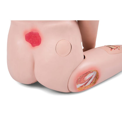 Nikki Plejedukke med Auskultation